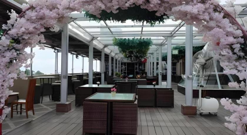 The Belagri Hotel And Convention Sorong Zewnętrze zdjęcie