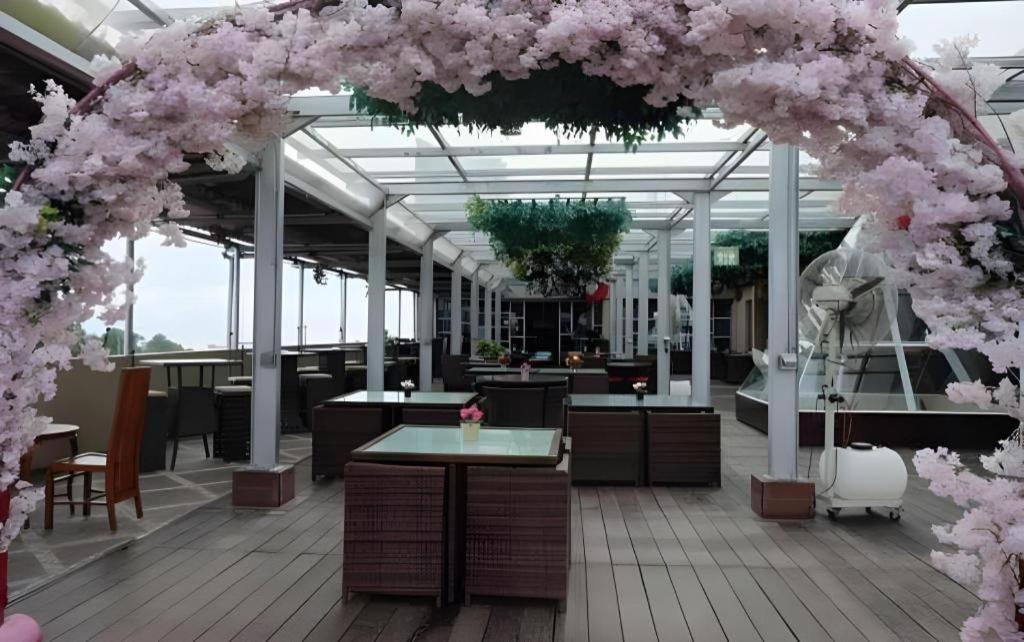 The Belagri Hotel And Convention Sorong Zewnętrze zdjęcie